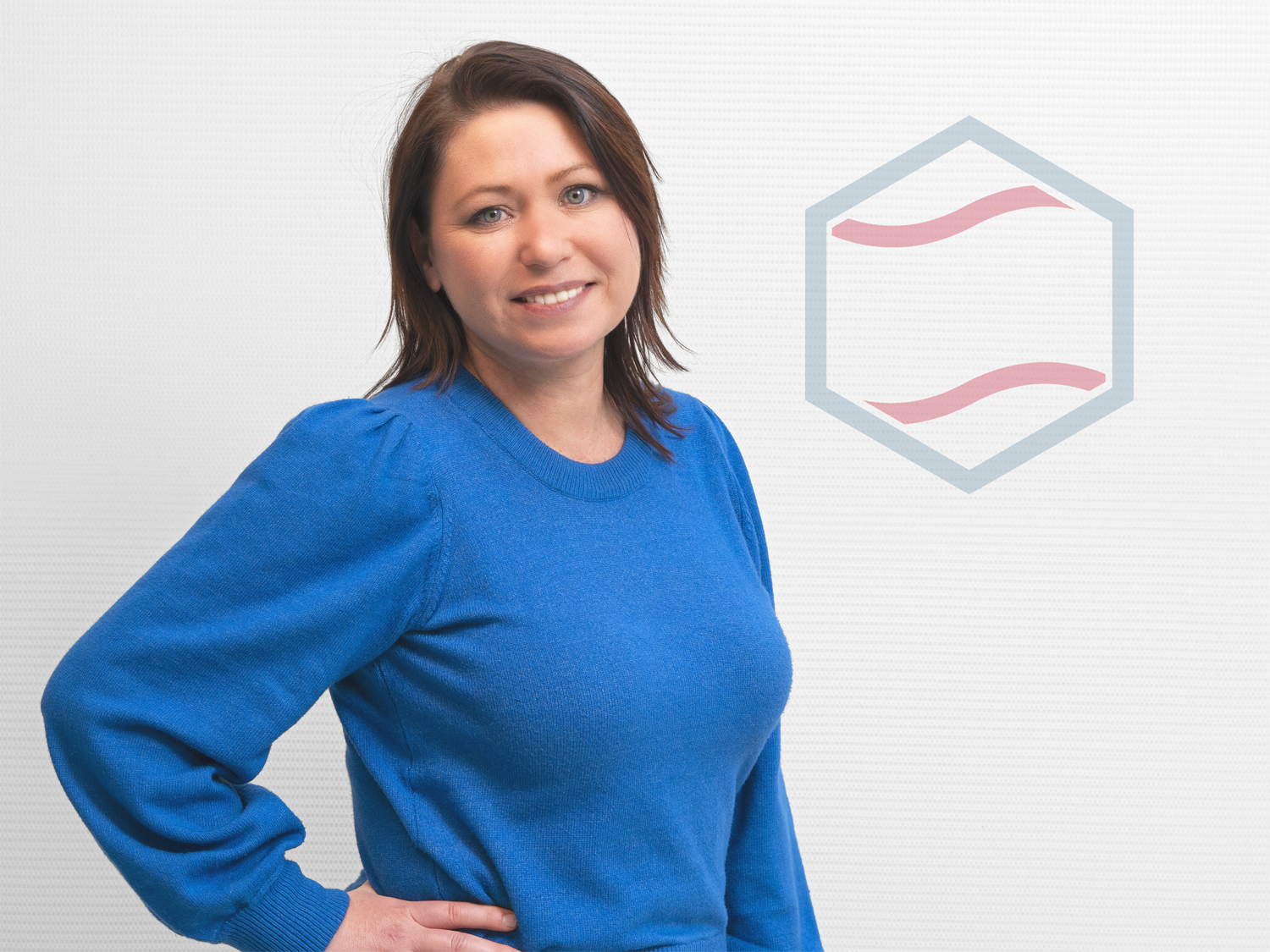 ✉ Jana Heinrich<br>Directrice des opérations